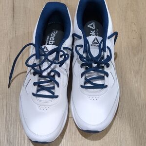 DMX Max White and Blue Reebok. like new. size 12.